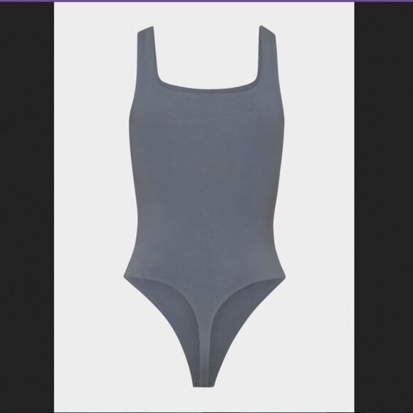 NWOT Aritzia Babaton Contour Second-skin Squareneck Sleeveless Bodysuit in Gray - Picture 2 of 13